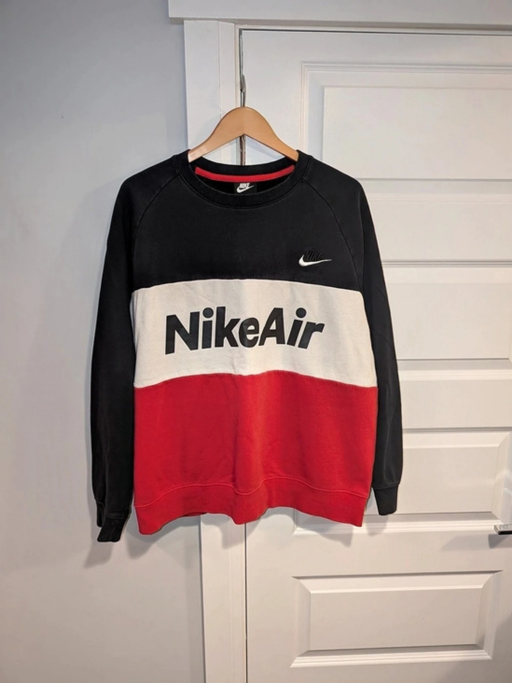 Nike Air Colorblock Fleece Crew Sweatshirt Black & Red XL
